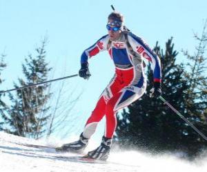 пазл Лыжник в полную усилий в практике беговых лыжах или северные